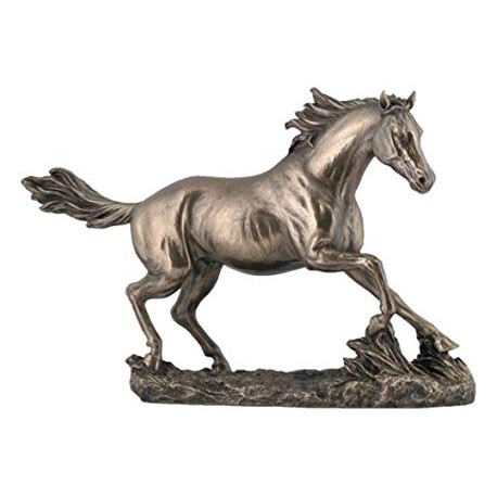 Kůň v běhu soška