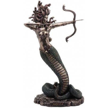 Medúsa s lukem soška